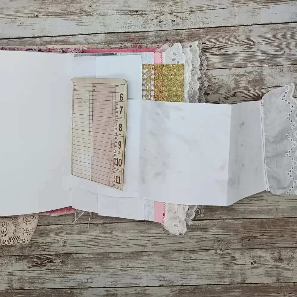 Pink Embellished Junk Journal: Flowers, Birds and Butterflies (Benevolent)